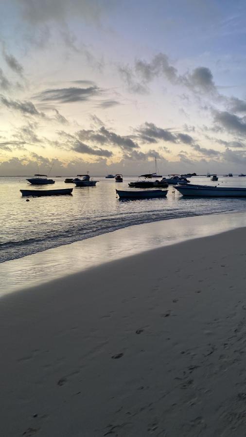 Residence La Colombe Grand Baie Bagian luar foto